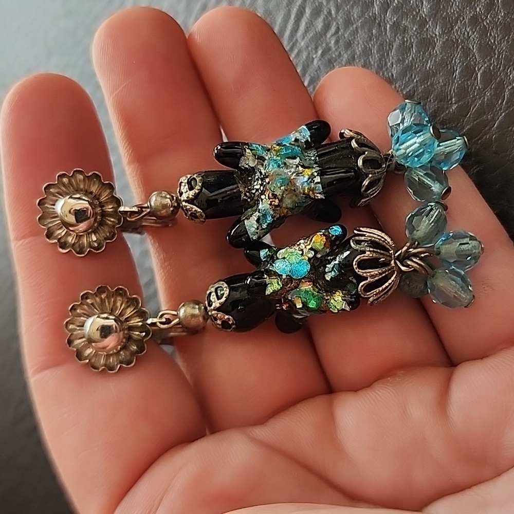 VTG clip on earrings - Picture 3 of 9